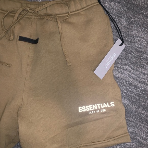 NEW!!! Essentials Fear of God shorts - Picture 6 of 8